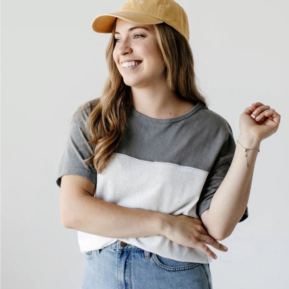 BRYNN' COLOR BLOCK TEE New Size L